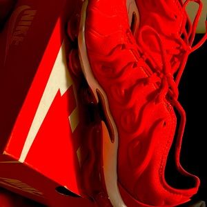 Wmns Air VaporMax Plus ‘Chile Red’